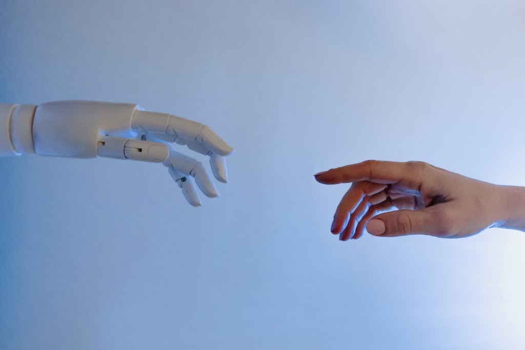 Människohand möter robothand