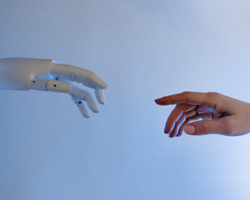 Människohand möter robothand